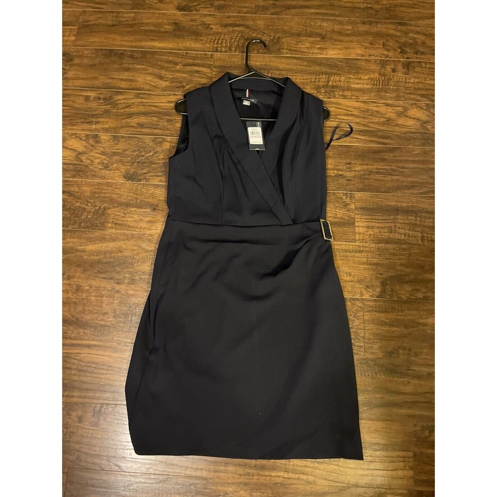 Tommy Hilfiger Navy dress sleeveless Classic v neck size 6